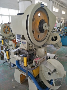 35TON PUNCH MACHINE WITH MOLD